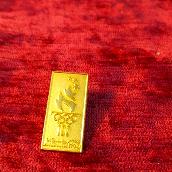 Vintage Atlanta Olympics Hat pin